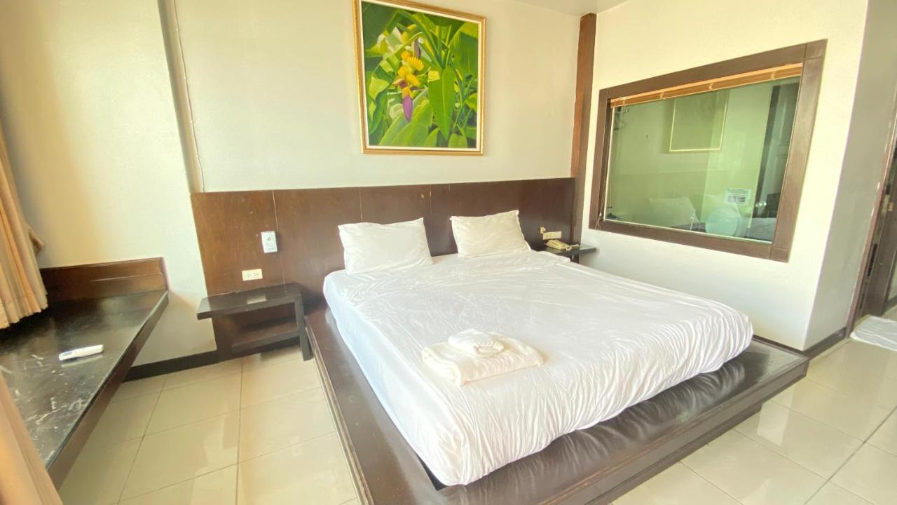 Sm Patong Resort Экстерьер фото