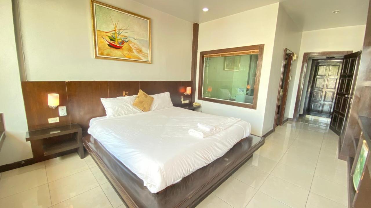 Sm Patong Resort Экстерьер фото