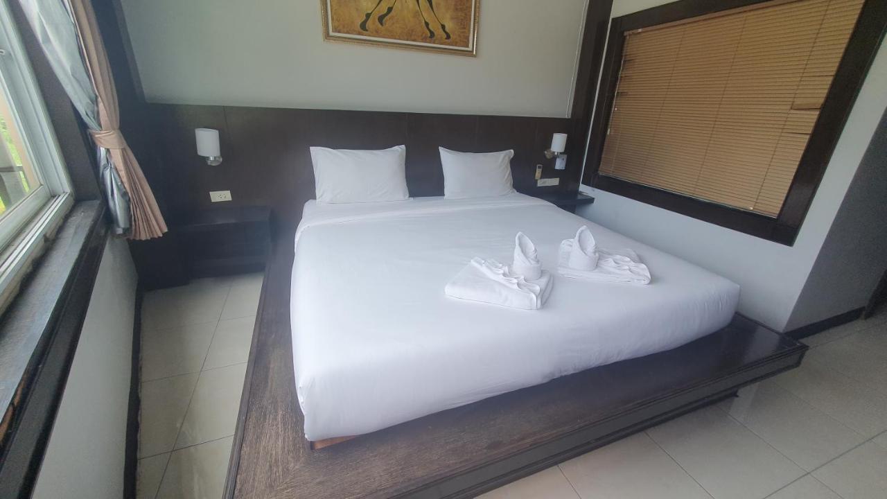 Sm Patong Resort Экстерьер фото